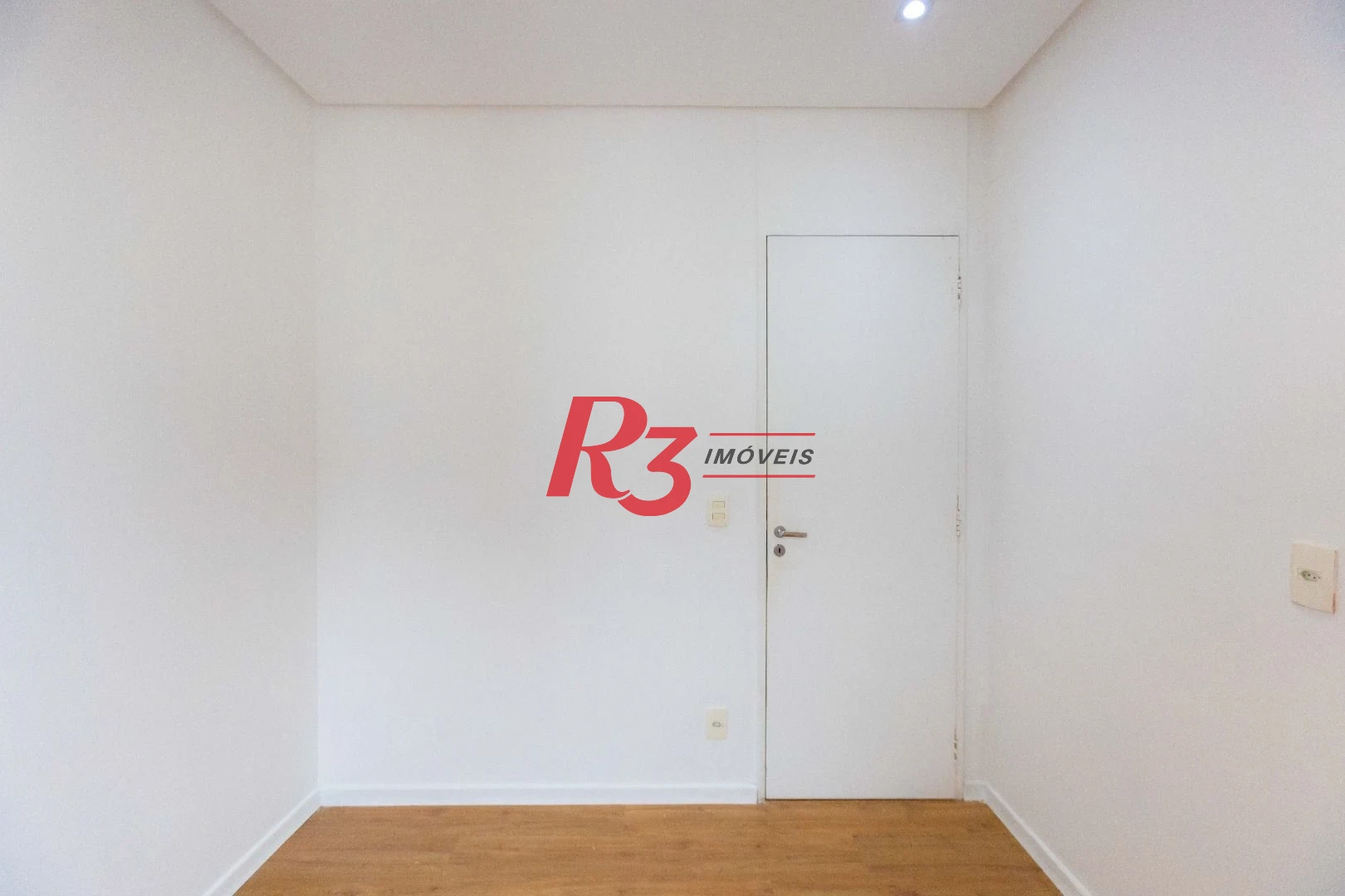 Apartamento com 2 dormitórios à venda, 64 m² por R$ 540.000,00 - Estuário - Santos/SP