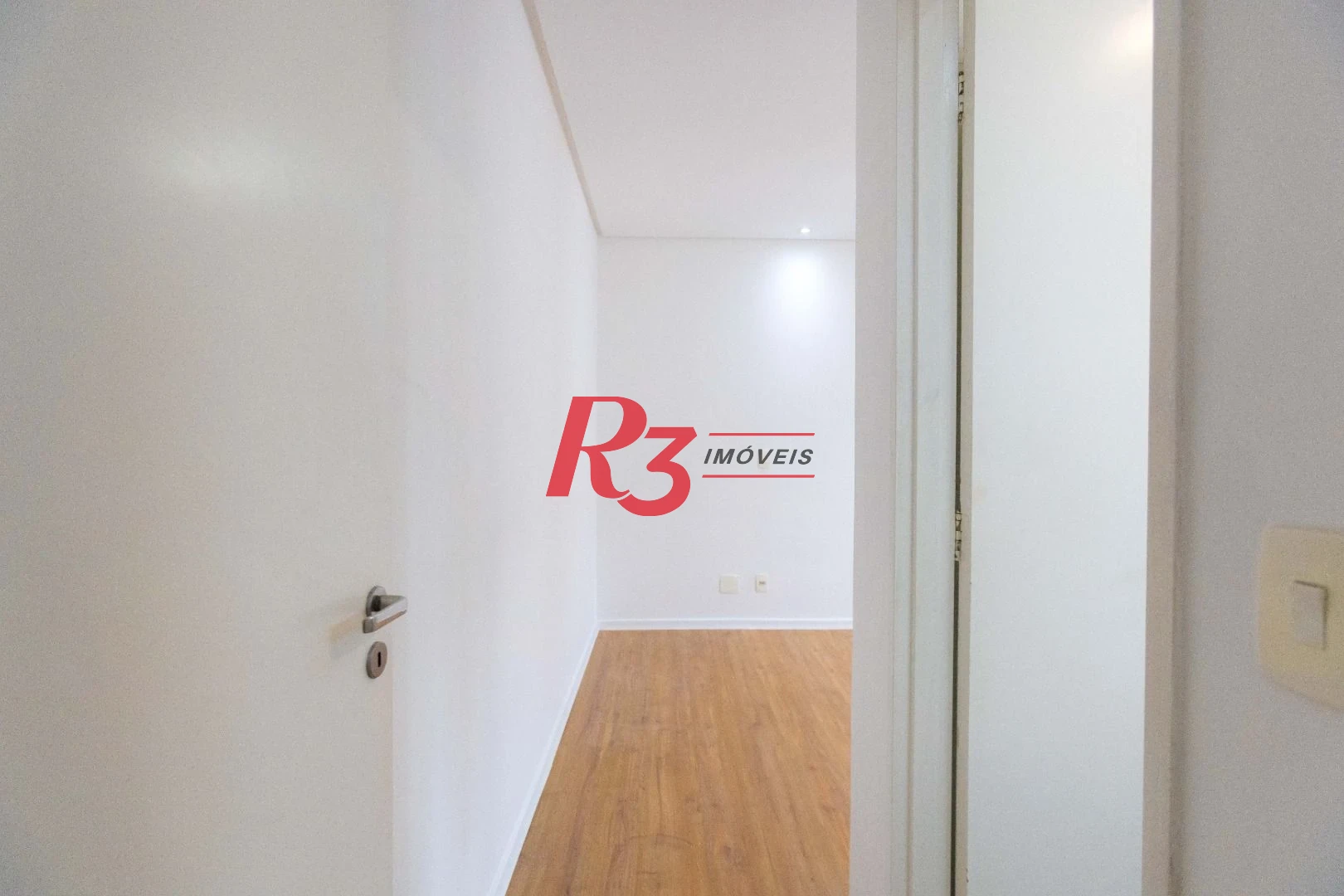 Apartamento com 2 dormitórios à venda, 64 m² por R$ 540.000,00 - Estuário - Santos/SP