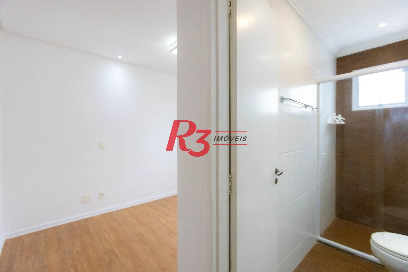 Apartamento com 2 dormitórios à venda, 64 m² por R$ 540.000,00 - Estuário - Santos/SP
