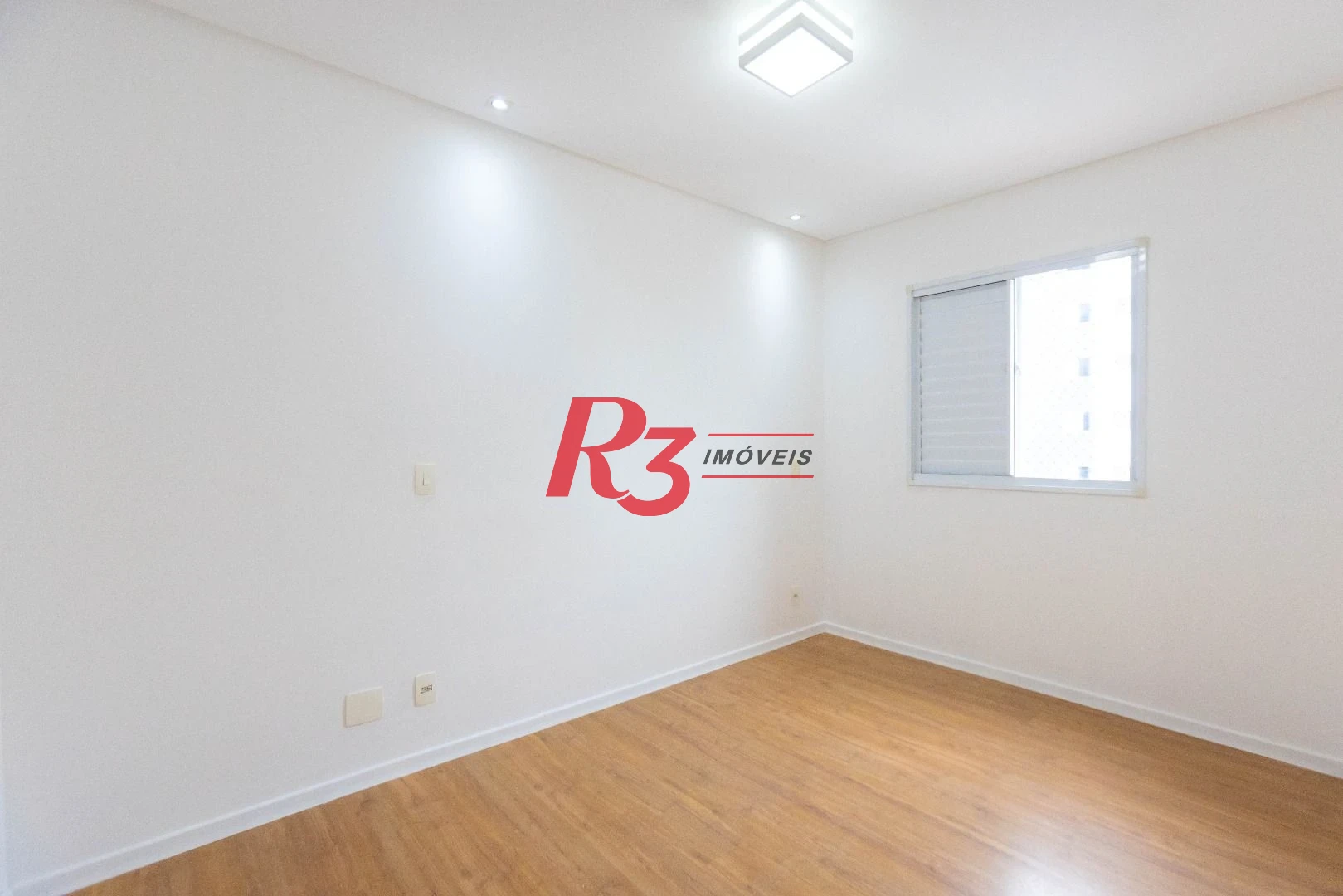 Apartamento com 2 dormitórios à venda, 64 m² por R$ 540.000,00 - Estuário - Santos/SP