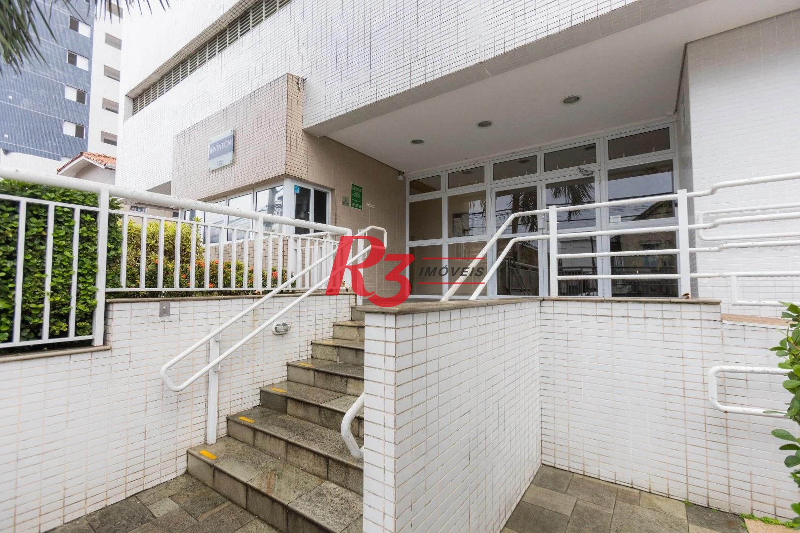 Apartamento com 2 dormitórios à venda, 64 m² por R$ 540.000,00 - Estuário - Santos/SP