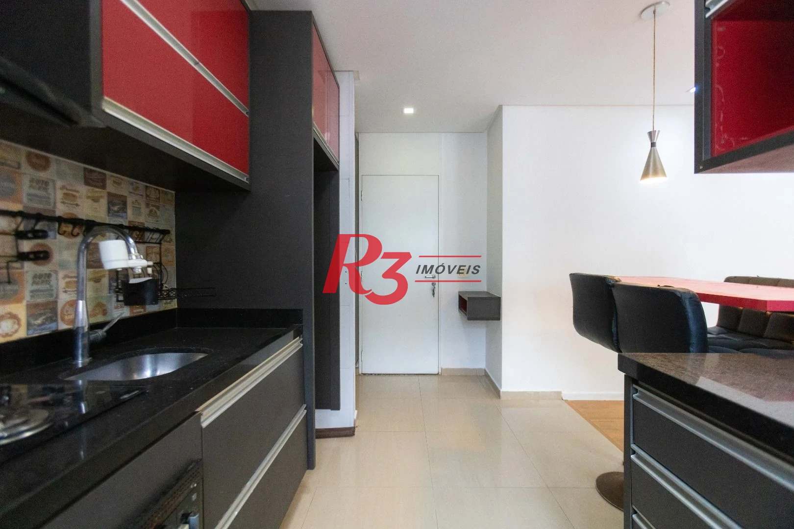 Apartamento com 2 dormitórios à venda, 64 m² por R$ 540.000,00 - Estuário - Santos/SP