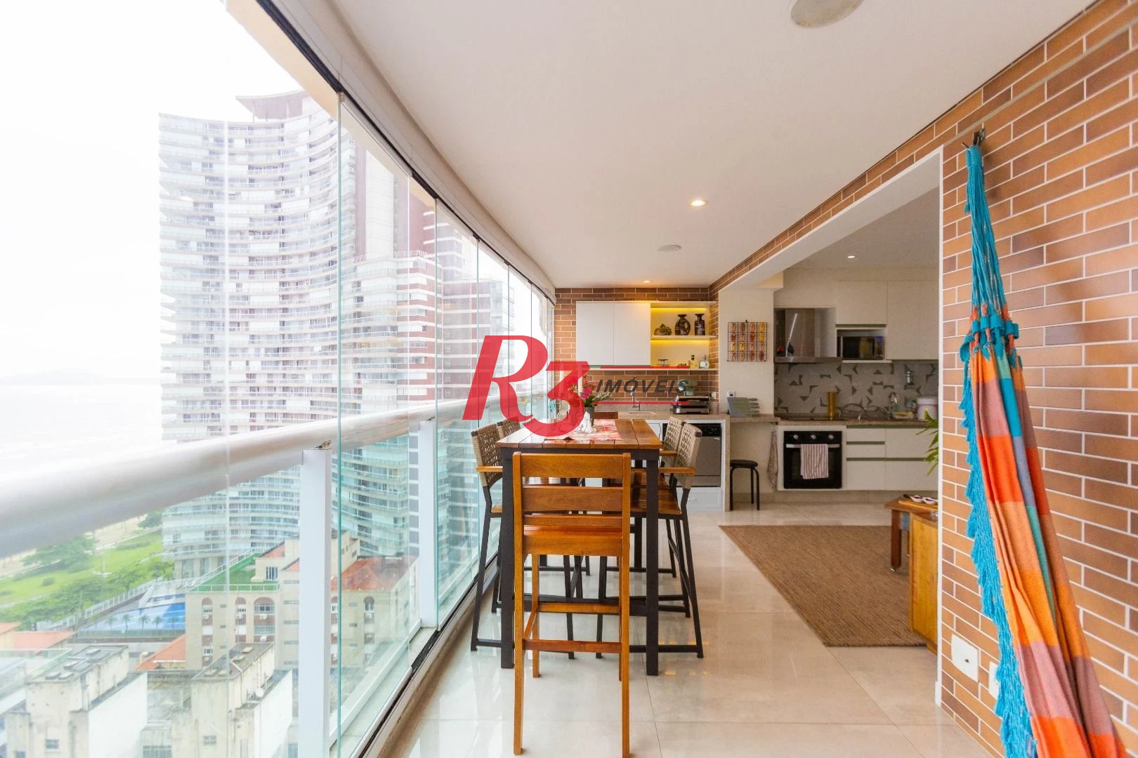 Apartamento com 2 dormitórios à venda, 68 m² por R$ 1.720.000,00 - Gonzaga - Santos/SP