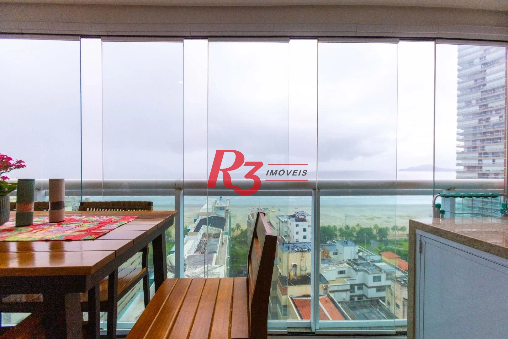 Apartamento com 2 dormitórios à venda, 68 m² por R$ 1.720.000,00 - Gonzaga - Santos/SP