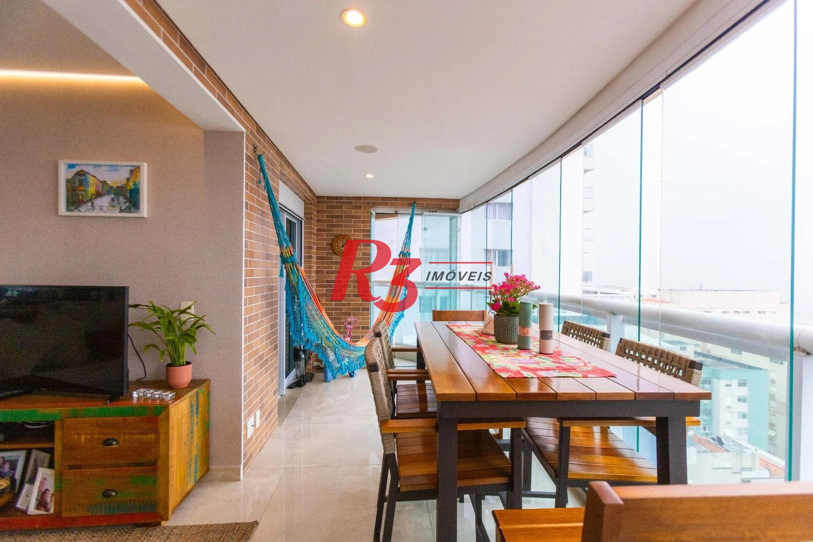 Apartamento com 2 dormitórios à venda, 68 m² por R$ 1.720.000,00 - Gonzaga - Santos/SP