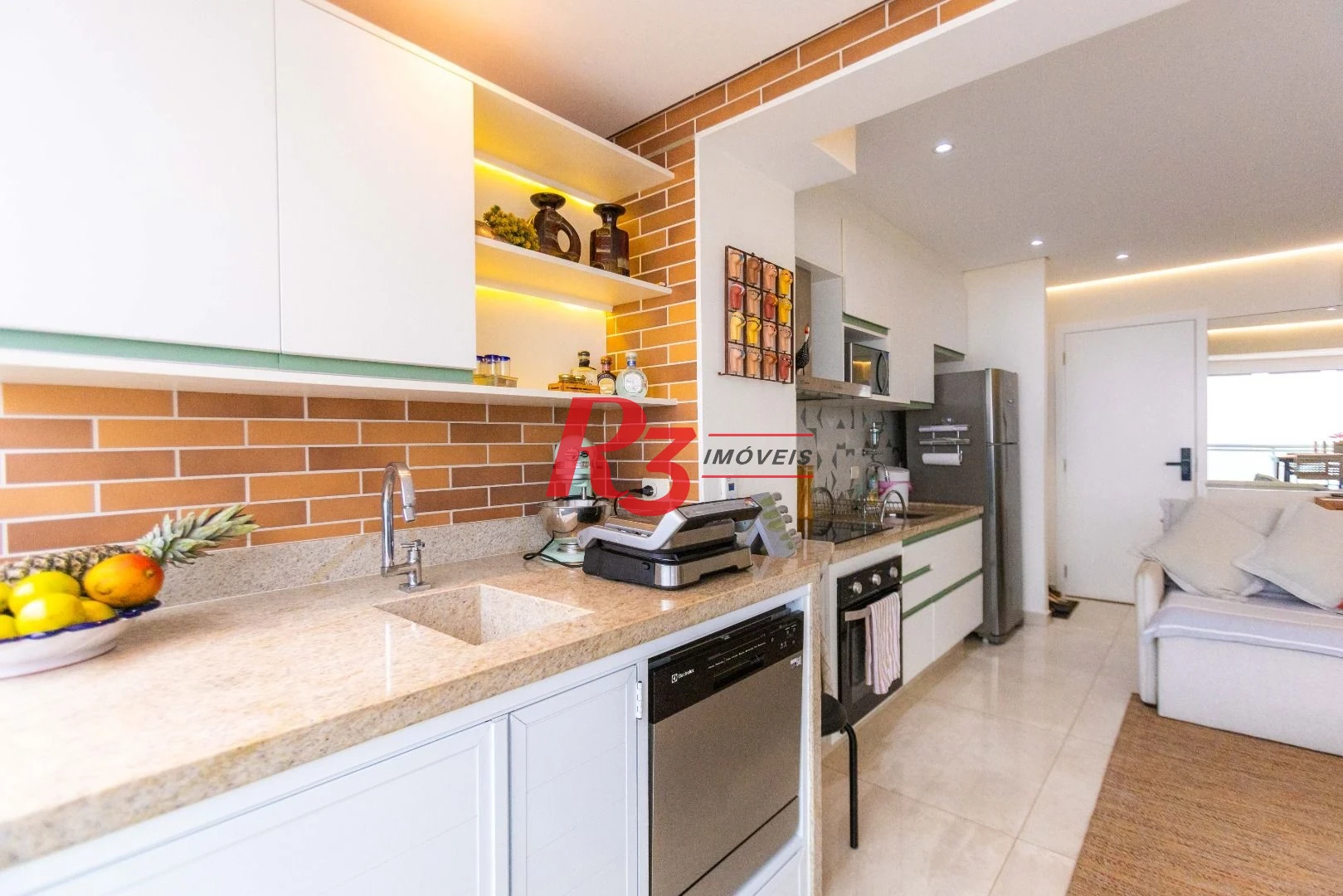 Apartamento com 2 dormitórios à venda, 68 m² por R$ 1.720.000,00 - Gonzaga - Santos/SP
