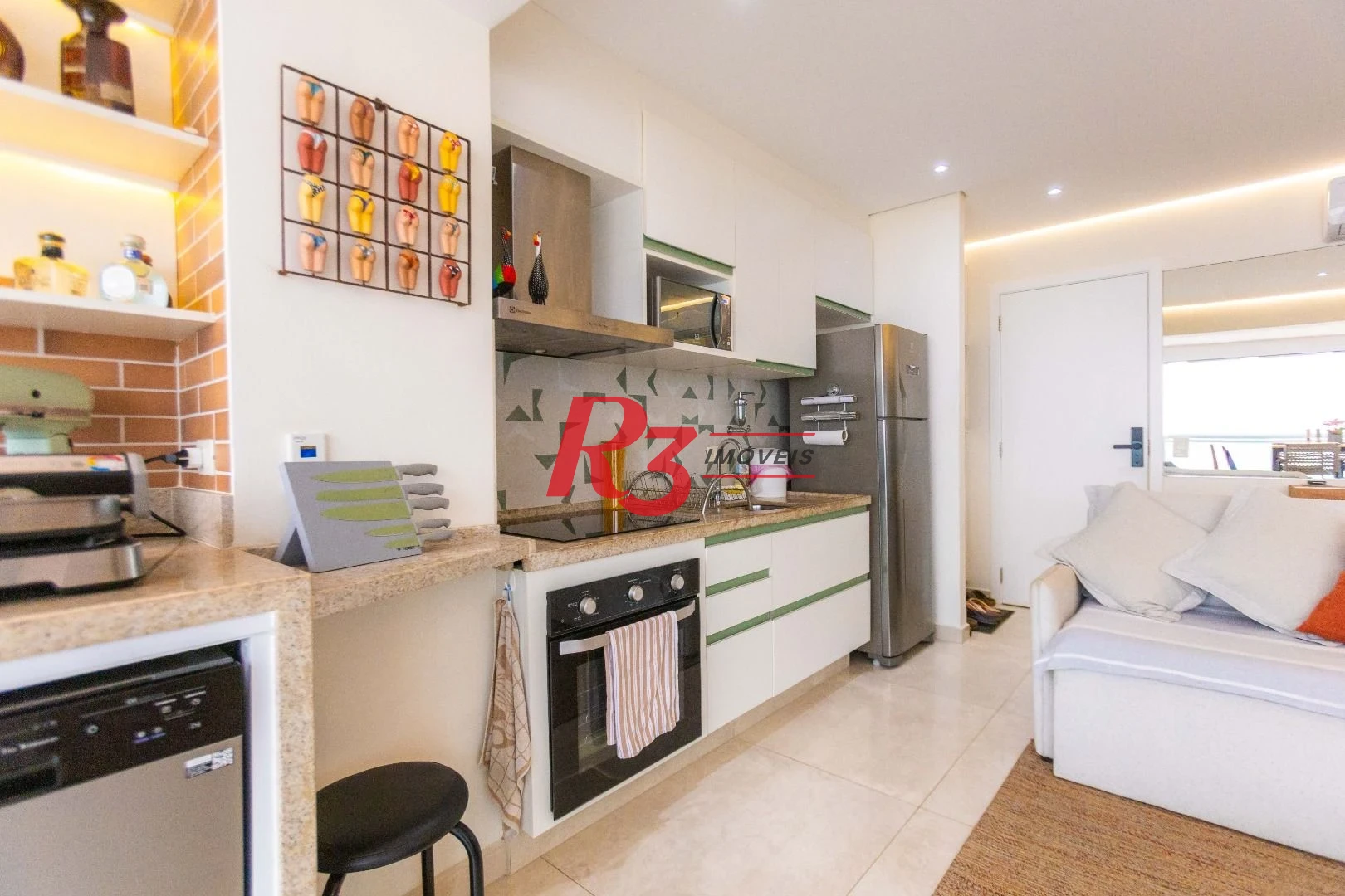 Apartamento com 2 dormitórios à venda, 68 m² por R$ 1.720.000,00 - Gonzaga - Santos/SP