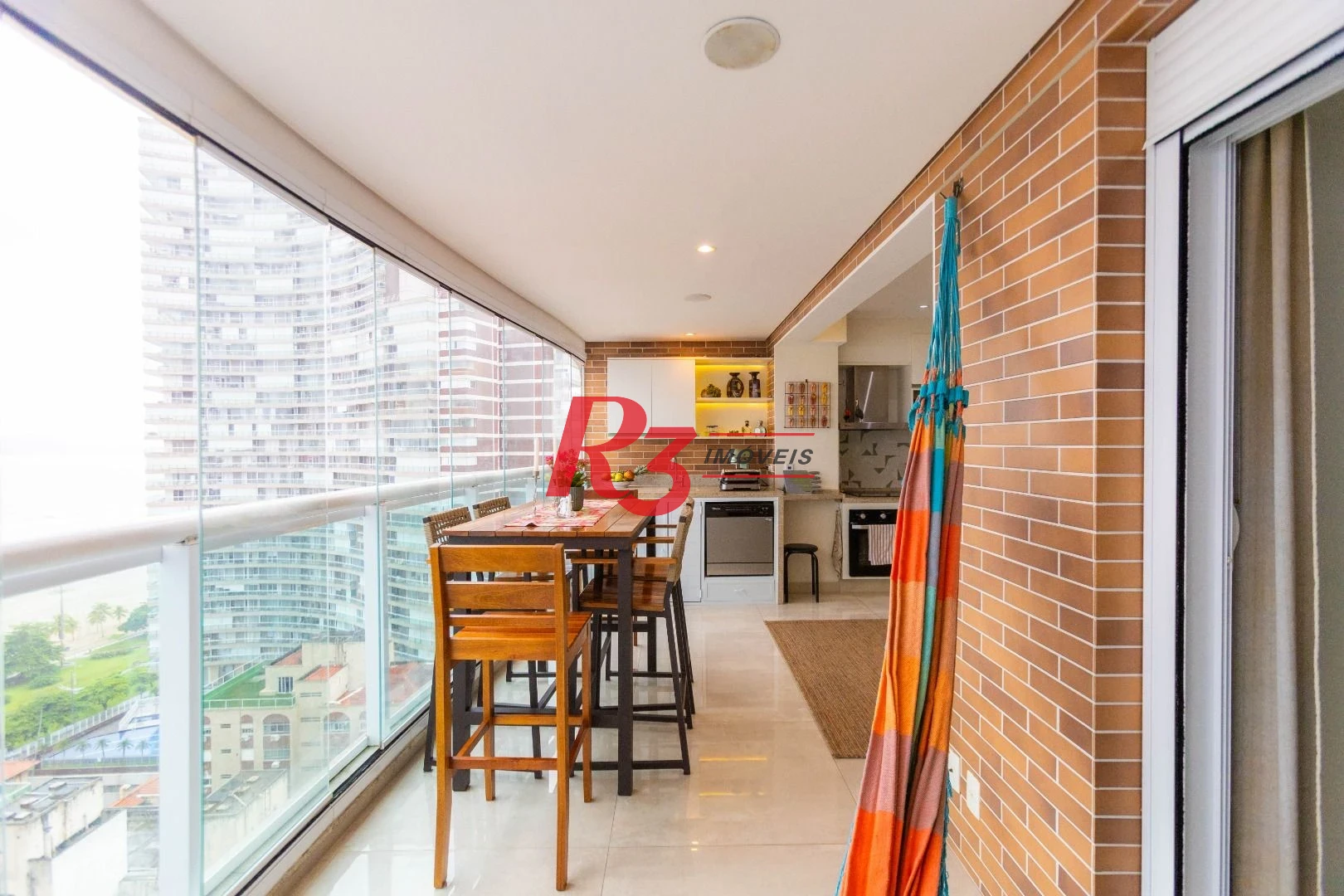 Apartamento com 2 dormitórios à venda, 68 m² por R$ 1.720.000,00 - Gonzaga - Santos/SP
