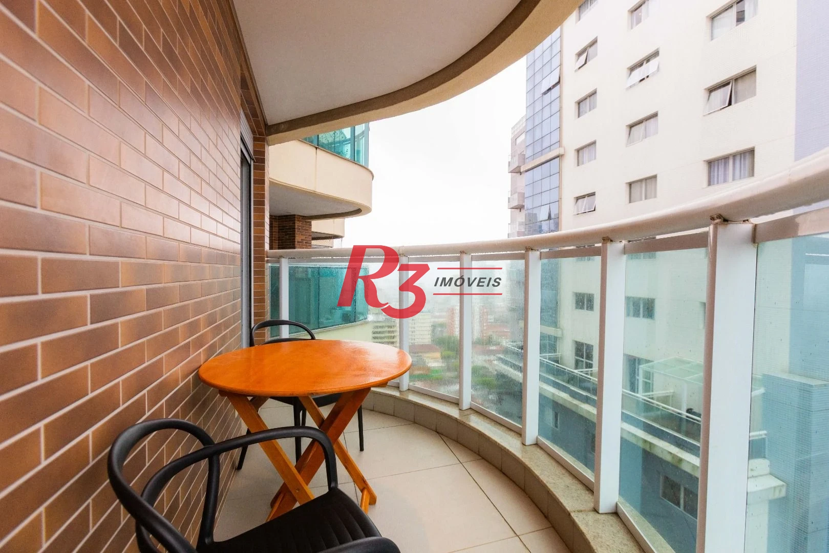 Apartamento com 2 dormitórios à venda, 68 m² por R$ 1.720.000,00 - Gonzaga - Santos/SP
