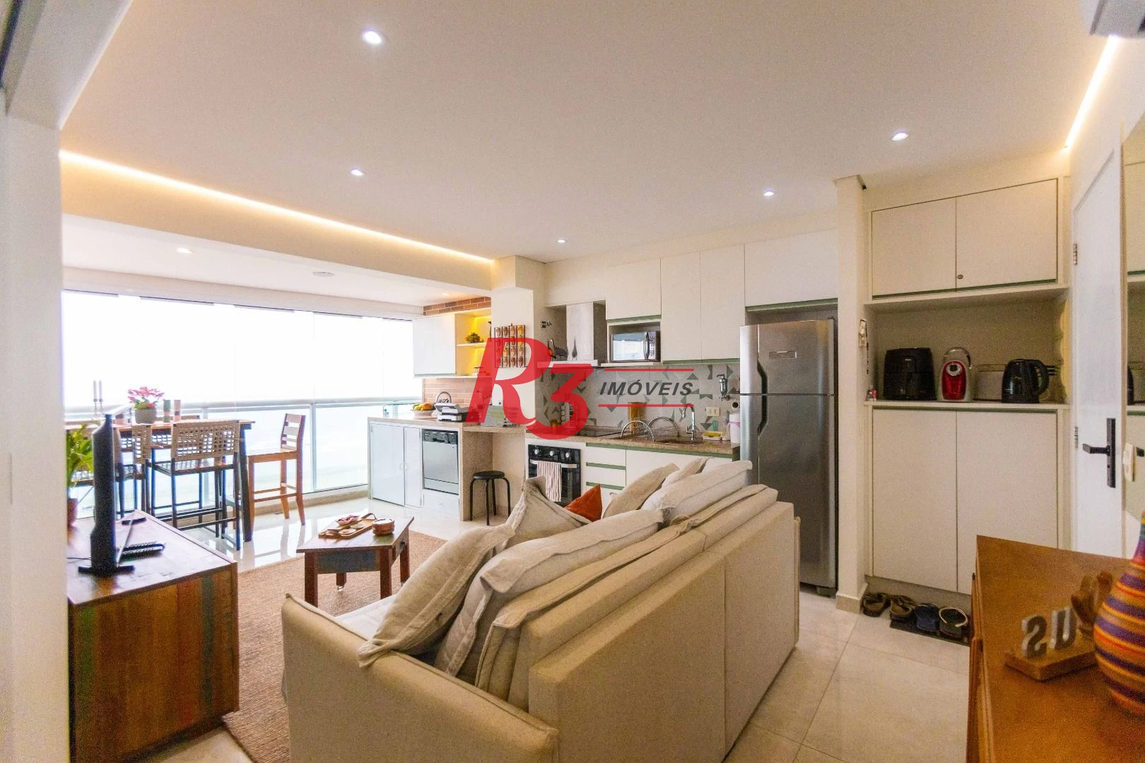 Apartamento com 2 dormitórios à venda, 68 m² por R$ 1.720.000,00 - Gonzaga - Santos/SP