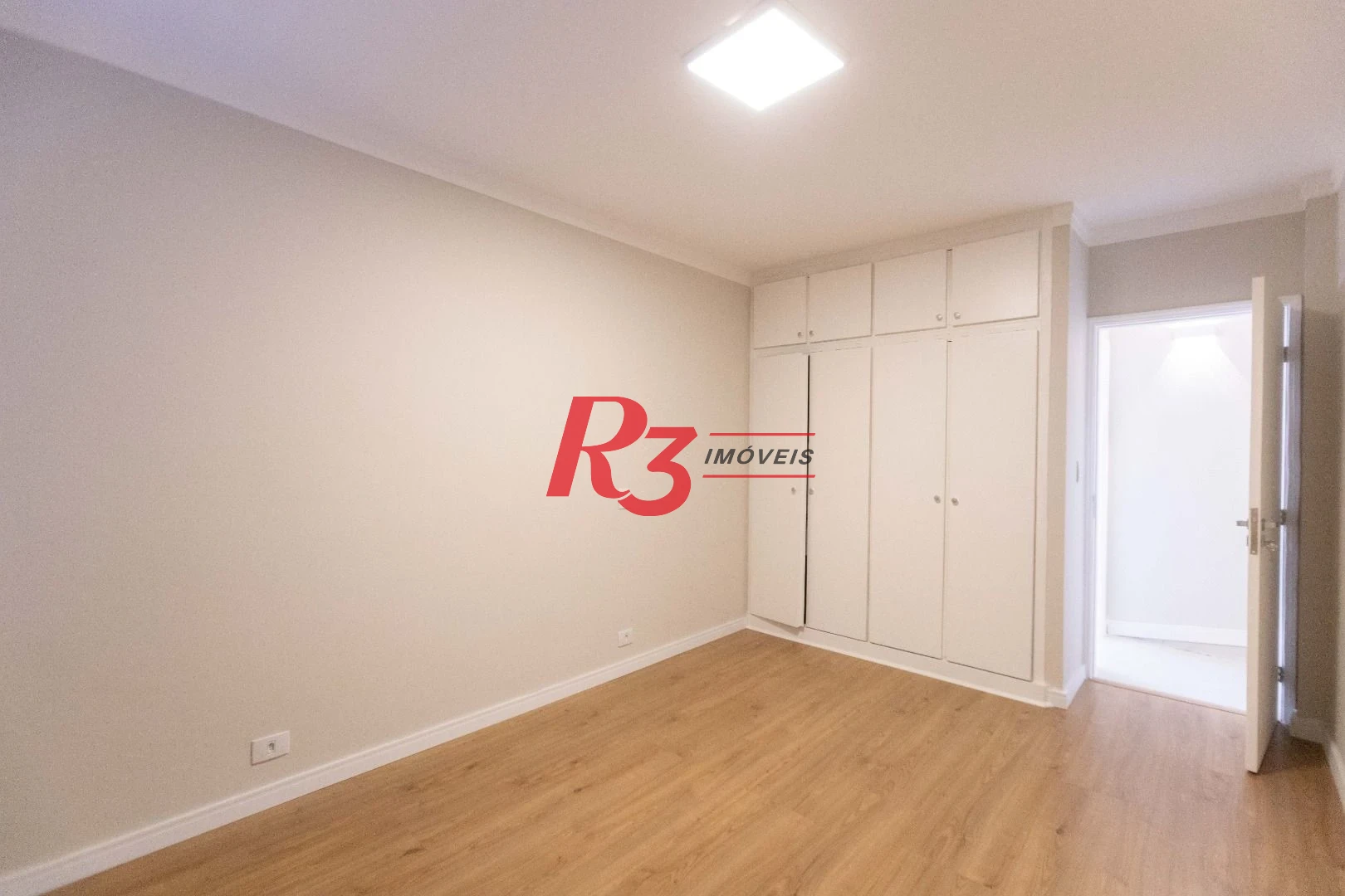Apartamento com 3 dormitórios à venda, 133 m² por R$ 1.390.000,00 - Gonzaga - Santos/SP