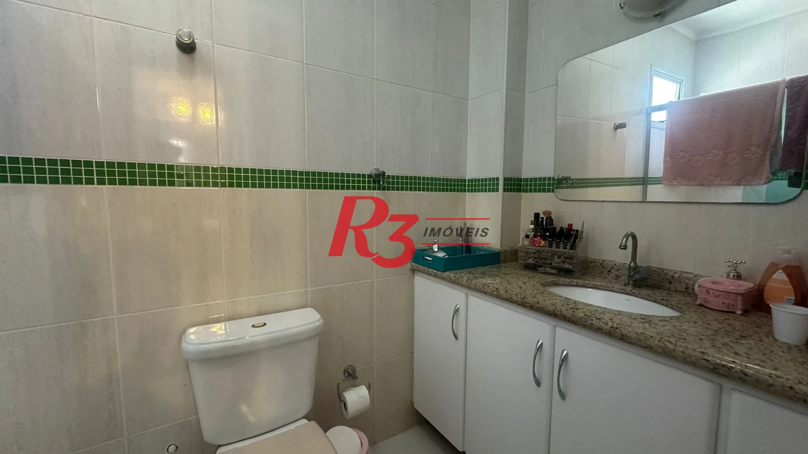 Sobrado com 3 dormitórios à venda, 176 m² por R$ 1.650.000,00 - Campo Grande - Santos/SP