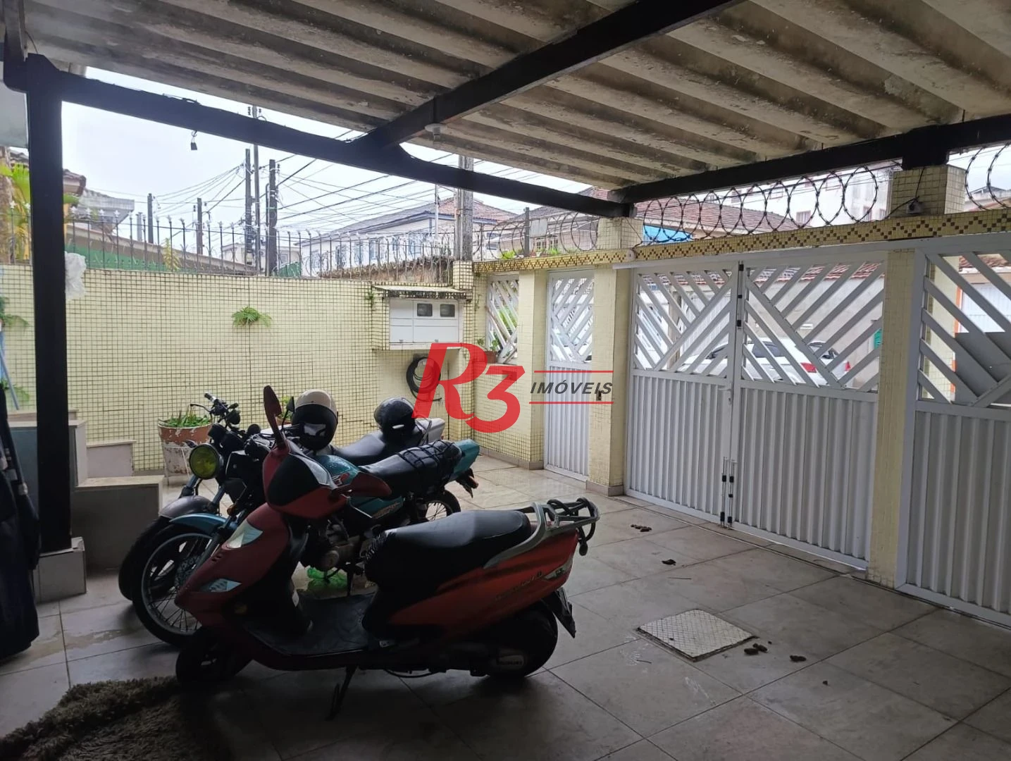 Casa com 3 dormitórios à venda, 220 m² por R$ 362.000,00 - Vila São Jorge - São Vicente/SP