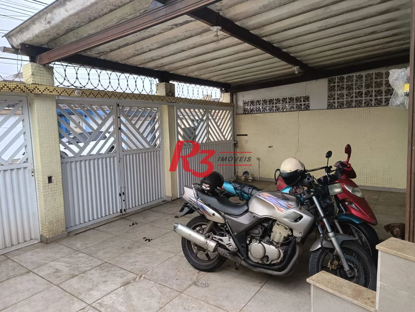 Casa com 3 dormitórios à venda, 220 m² por R$ 362.000,00 - Vila São Jorge - São Vicente/SP