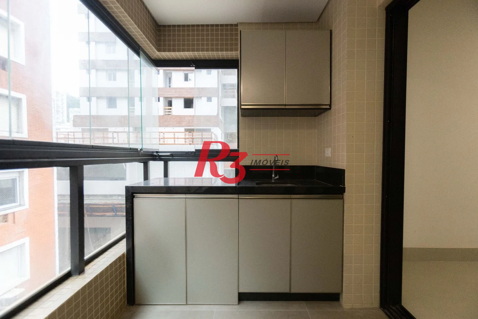 Apartamento para alugar, 77 m² por R$ 7.000,02/mês - José Menino - Santos/SP