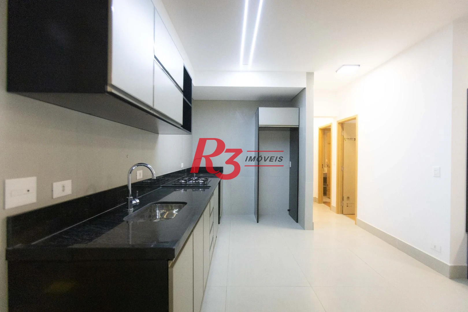Apartamento para alugar, 77 m² por R$ 7.000,02/mês - José Menino - Santos/SP