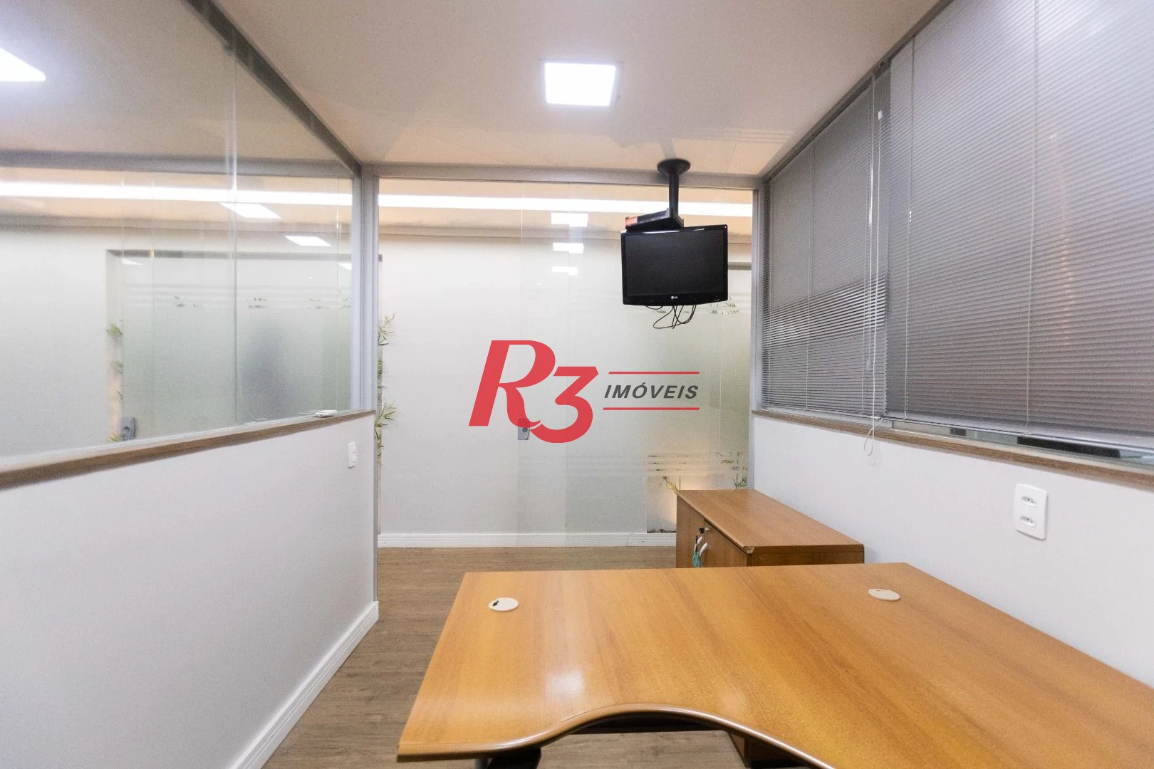 Sala, 97 m² - venda por R$ 1.200.000,00 ou aluguel por R$ 7.500,00/mês - Centro - Santos/SP