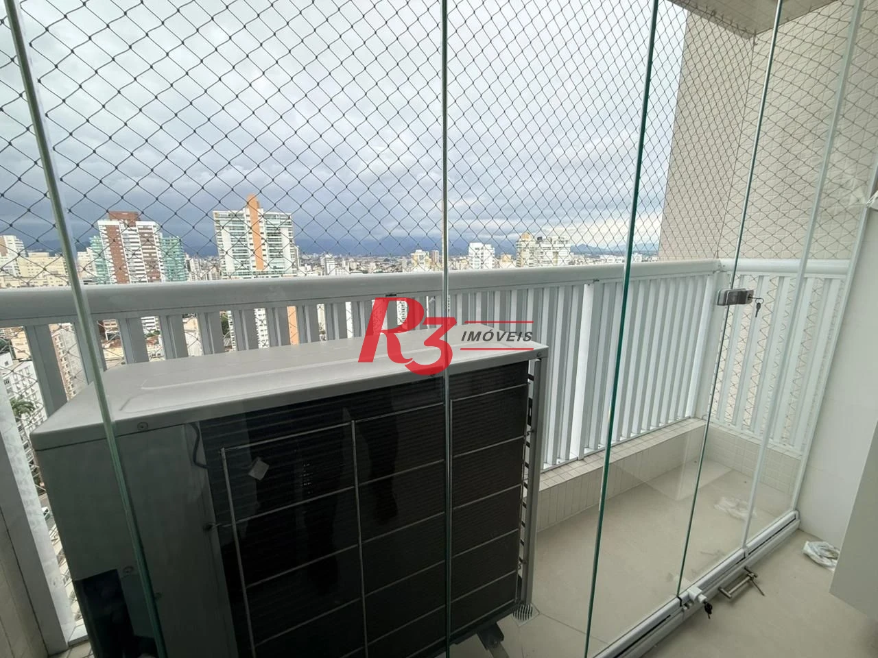 Apartamento com 3 dormitórios à venda, 134 m² por R$ 2.800.000,00 - Boqueirão - Santos/SP