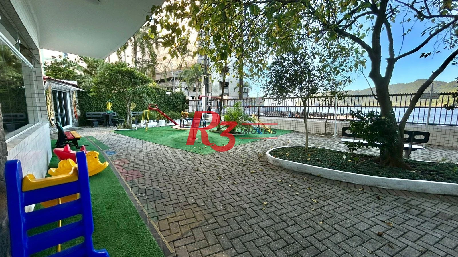 Apartamento com 2 dormitórios à venda, 50 m² por R$ 350.000,00 - Itararé - São Vicente/SP