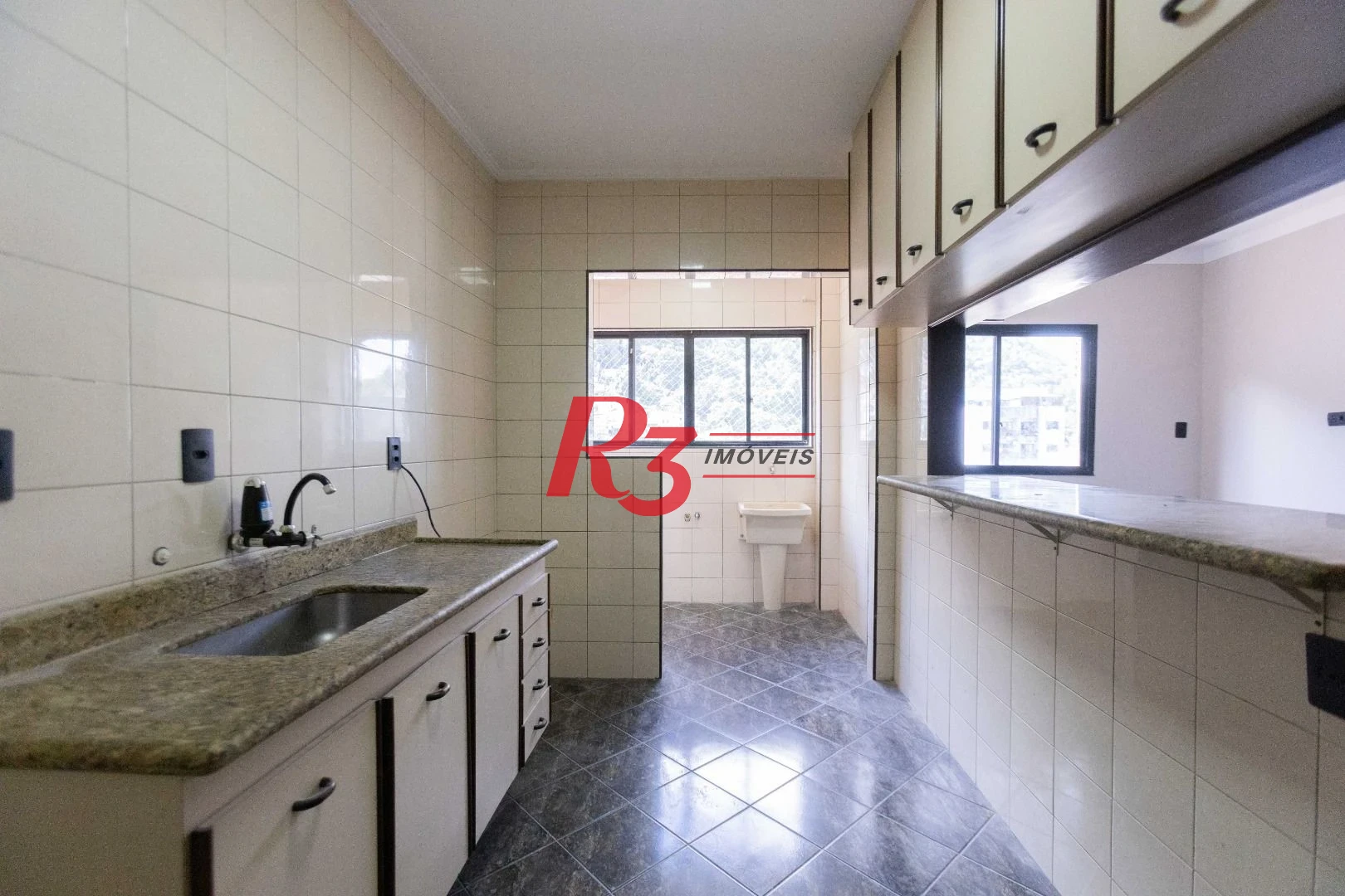 Apartamento com 2 dormitórios para alugar, 86 m² por R$ 3.690,00/mês - Marapé - Santos/SP