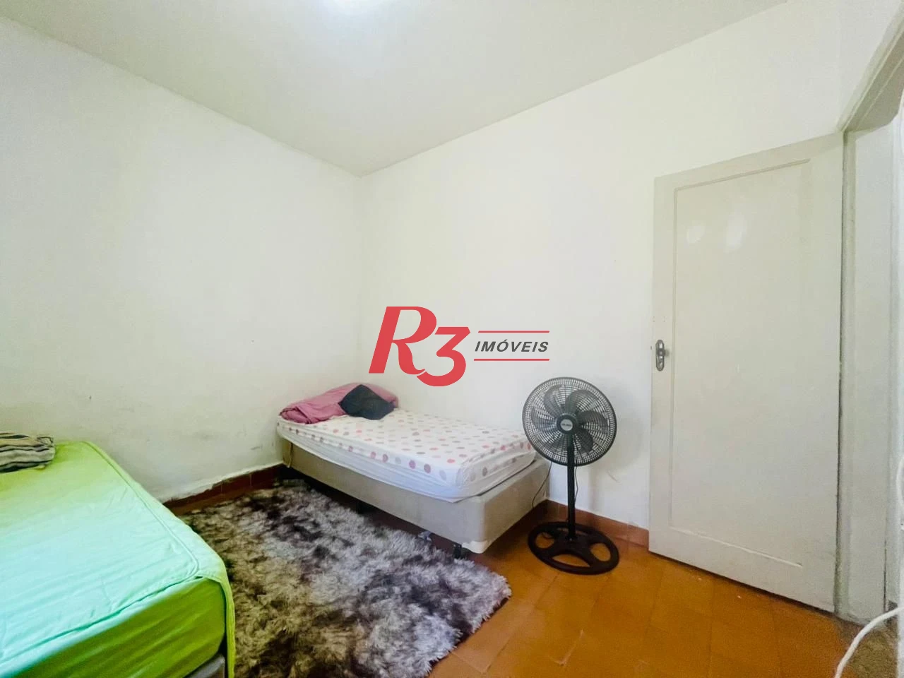 Apartamento com 2 dormitórios à venda, 74 m² por R$ 340.000,00 - Encruzilhada - Santos/SP