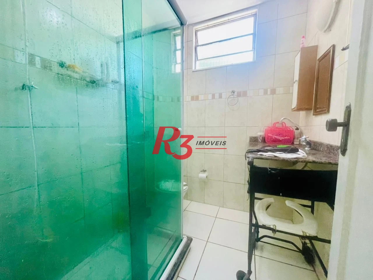 Apartamento com 2 dormitórios à venda, 74 m² por R$ 340.000,00 - Encruzilhada - Santos/SP