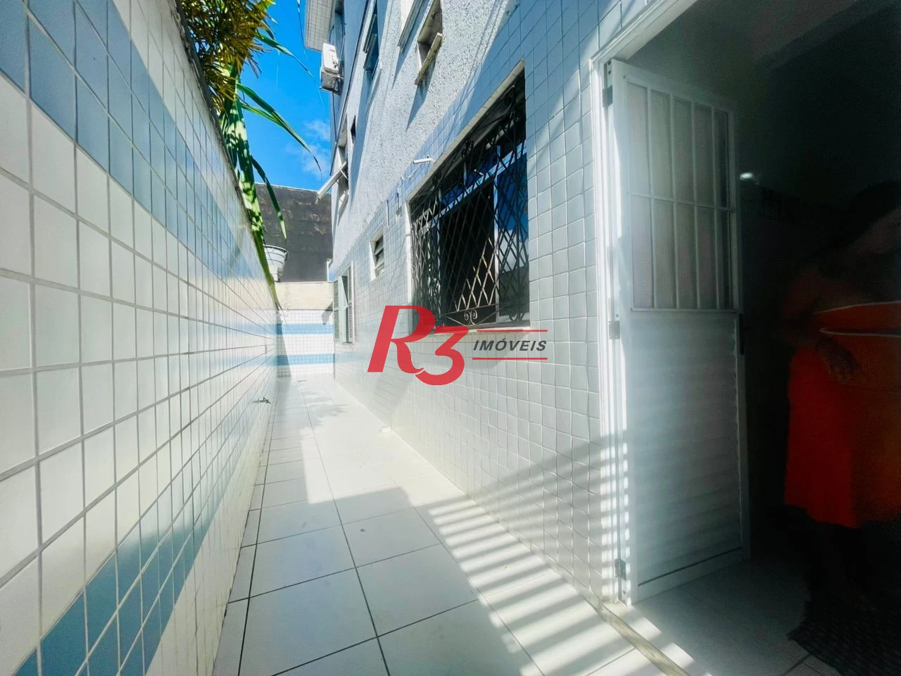 Apartamento com 2 dormitórios à venda, 74 m² por R$ 340.000,00 - Encruzilhada - Santos/SP