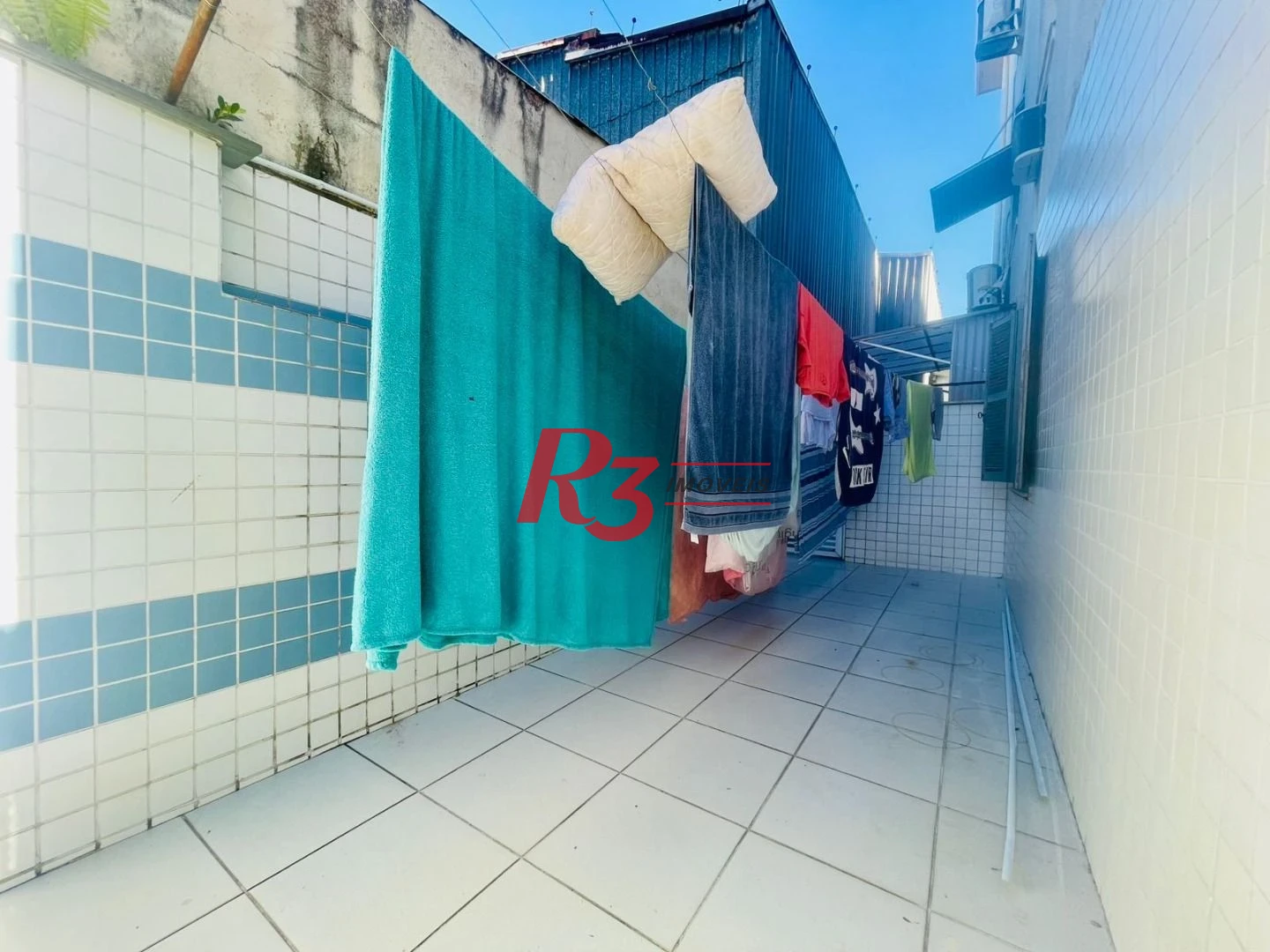Apartamento com 2 dormitórios à venda, 74 m² por R$ 340.000,00 - Encruzilhada - Santos/SP