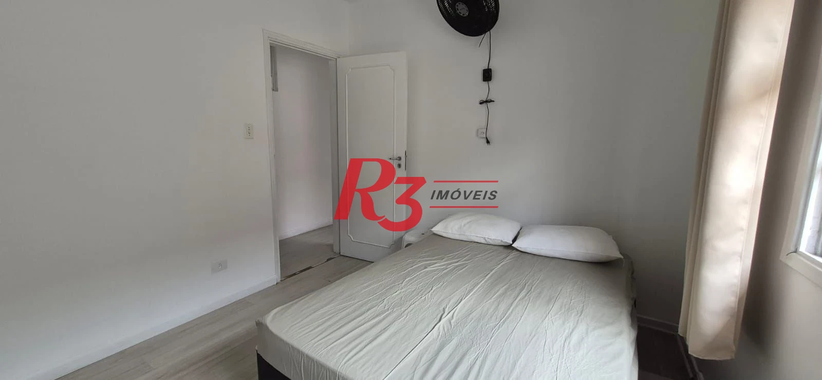 Casa com 3 dormitórios à venda, 249 m² por R$ 1.450.000,00 - Marapé - Santos/SP