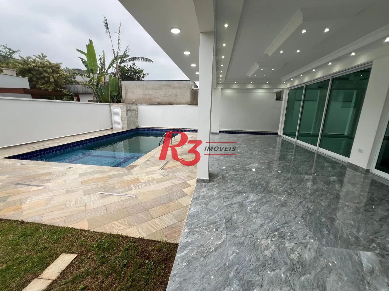 Sobrado com 5 dormitórios à venda, 422 m² por R$ 2.850.000,00 - Maitinga - Bertioga/SP
