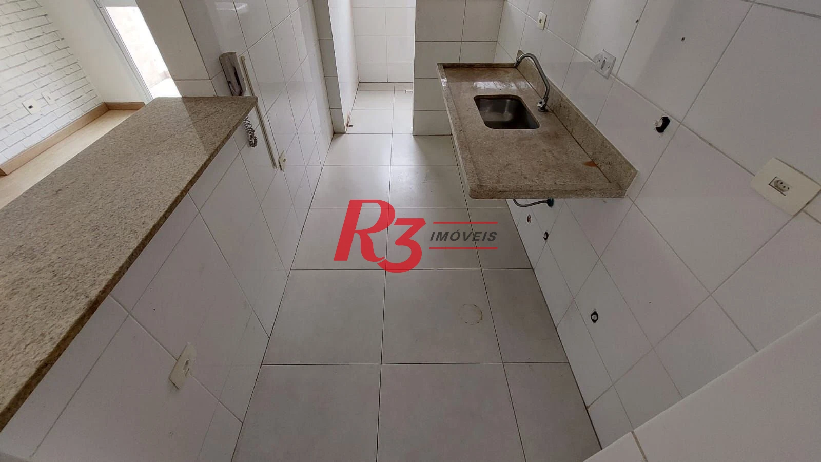 Apartamento com 2 dormitórios à venda, 52 m² por R$ 399.999,00 - José Menino - Santos/SP