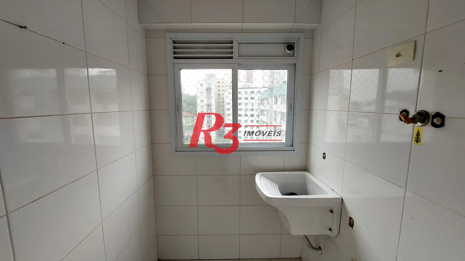 Apartamento com 2 dormitórios à venda, 52 m² por R$ 399.999,00 - José Menino - Santos/SP