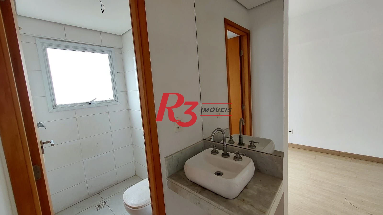 Apartamento com 2 dormitórios à venda, 52 m² por R$ 399.999,00 - José Menino - Santos/SP