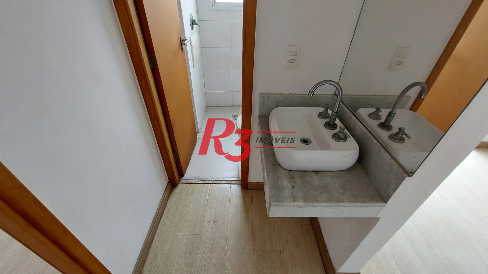 Apartamento com 2 dormitórios à venda, 52 m² por R$ 399.999,00 - José Menino - Santos/SP