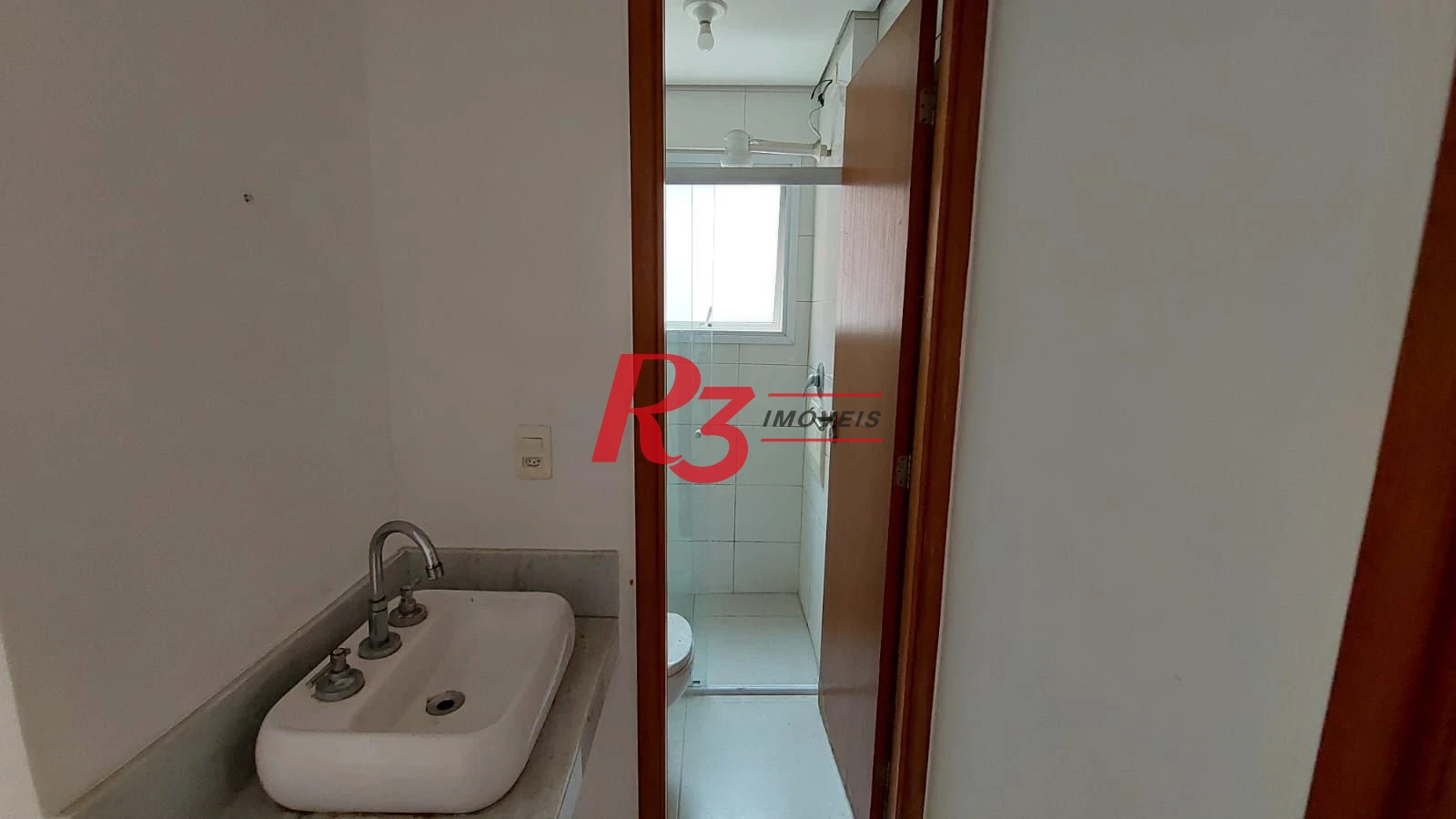 Apartamento com 2 dormitórios à venda, 52 m² por R$ 379.999,00 - José Menino - Santos/SP