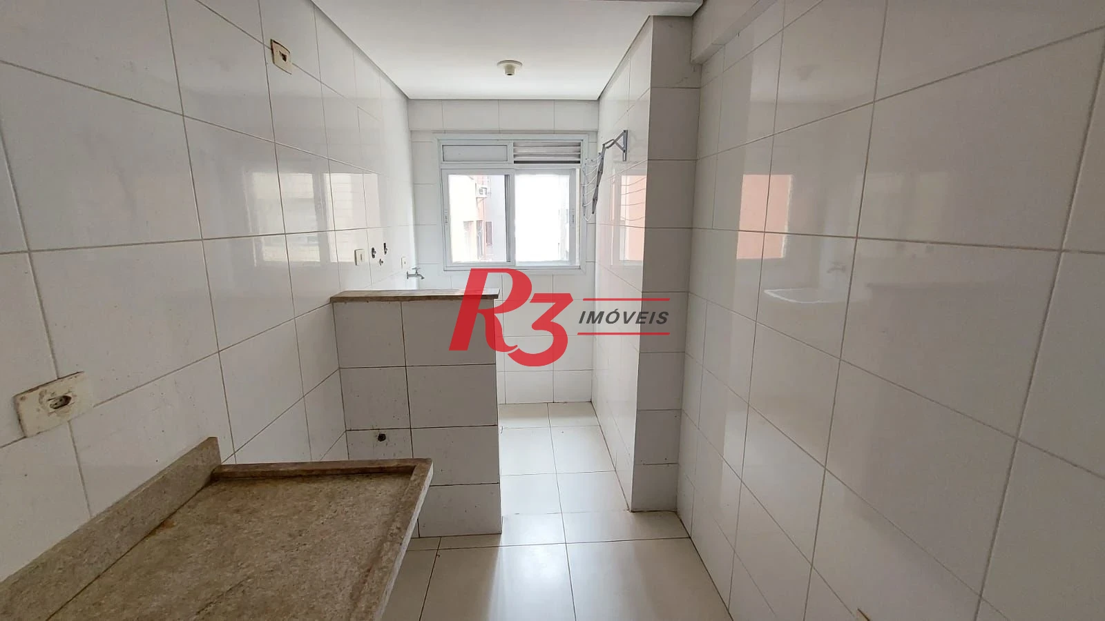 Apartamento com 2 dormitórios à venda, 52 m² por R$ 379.999,00 - José Menino - Santos/SP