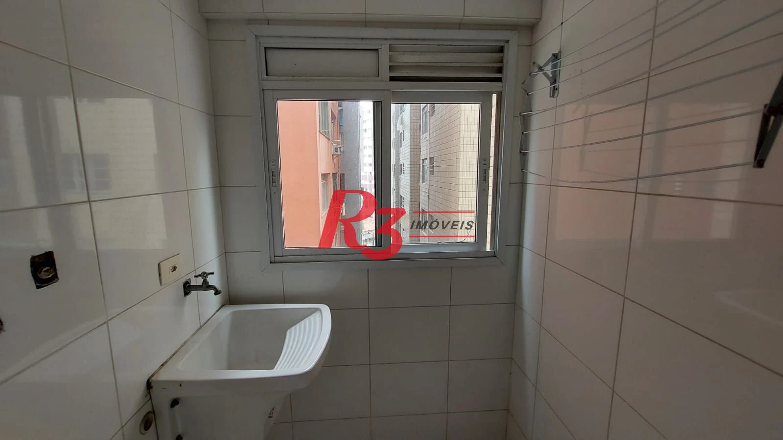 Apartamento com 2 dormitórios à venda, 52 m² por R$ 379.999,00 - José Menino - Santos/SP