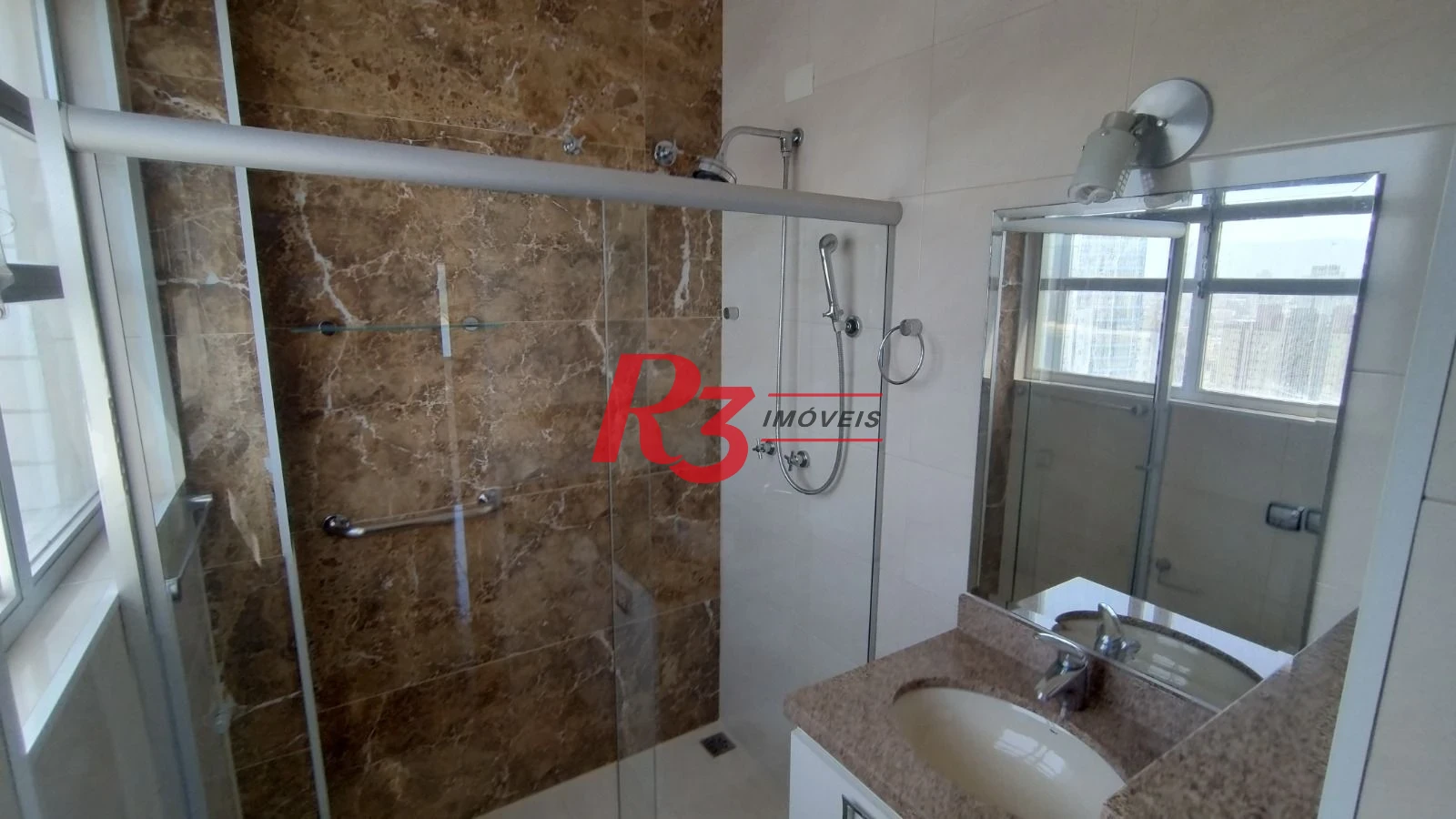 Apartamento com 4 dormitórios à venda, 274 m² por R$ 900.000,00 - Itararé - São Vicente/SP