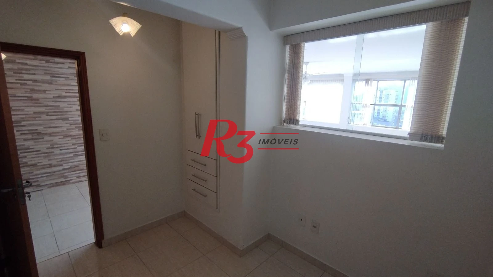 Apartamento com 4 dormitórios à venda, 274 m² por R$ 900.000,00 - Itararé - São Vicente/SP