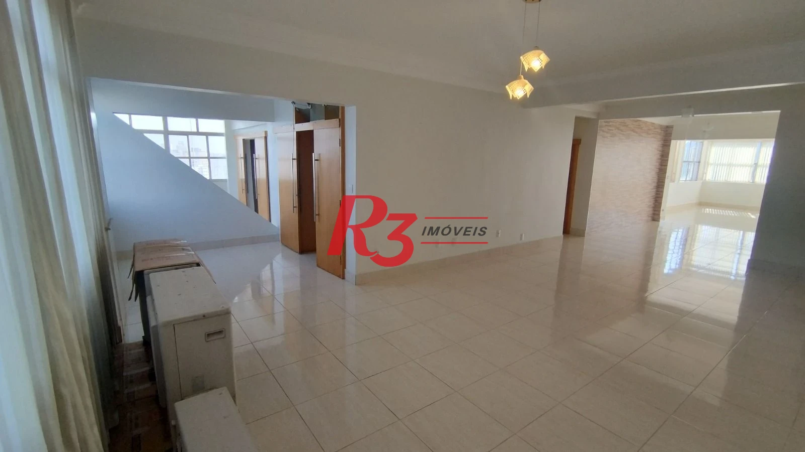 Apartamento com 4 dormitórios à venda, 274 m² por R$ 900.000,00 - Itararé - São Vicente/SP