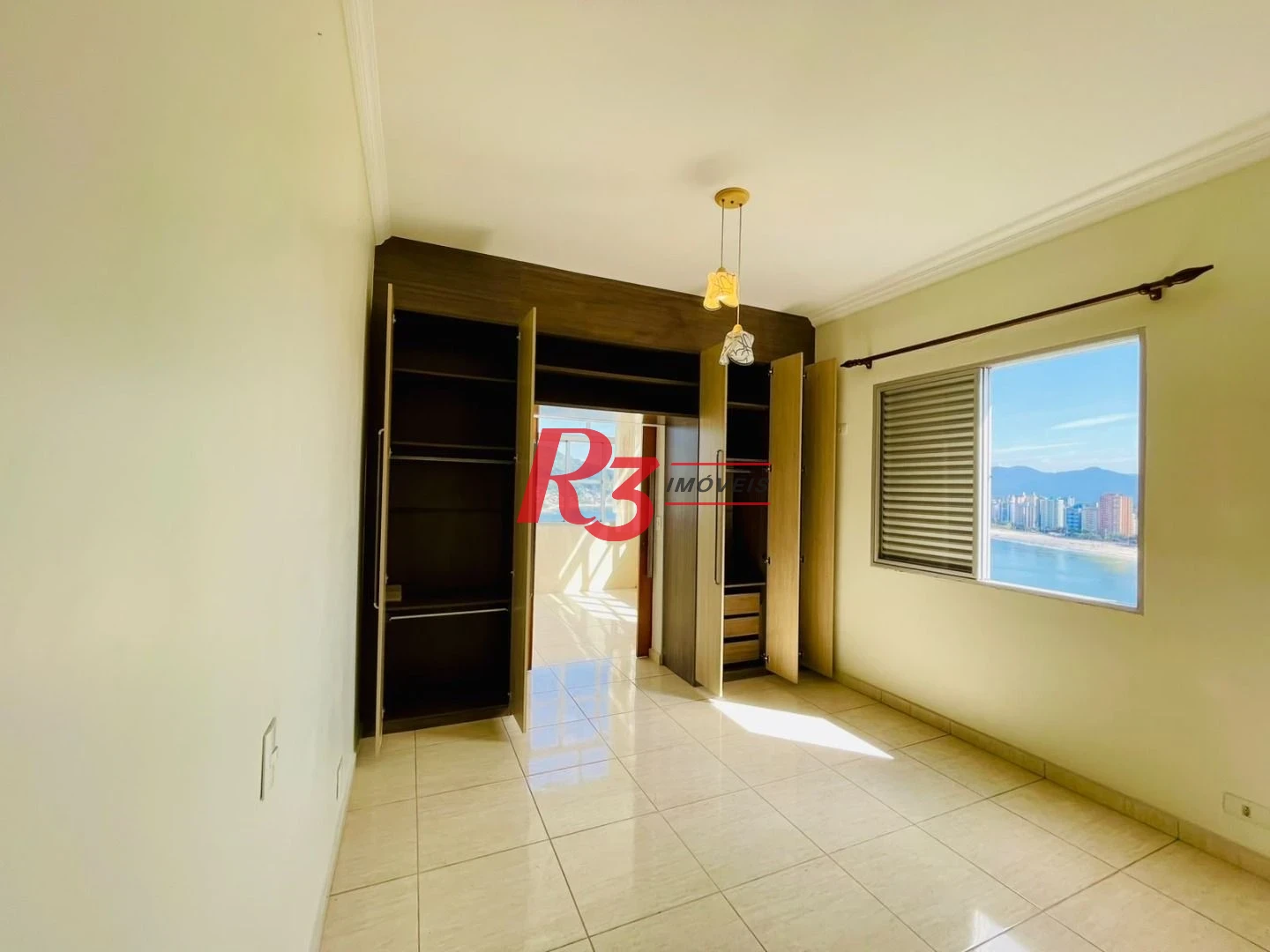 Apartamento com 4 dormitórios à venda, 274 m² por R$ 960.000,00 - Itararé - São Vicente/SP