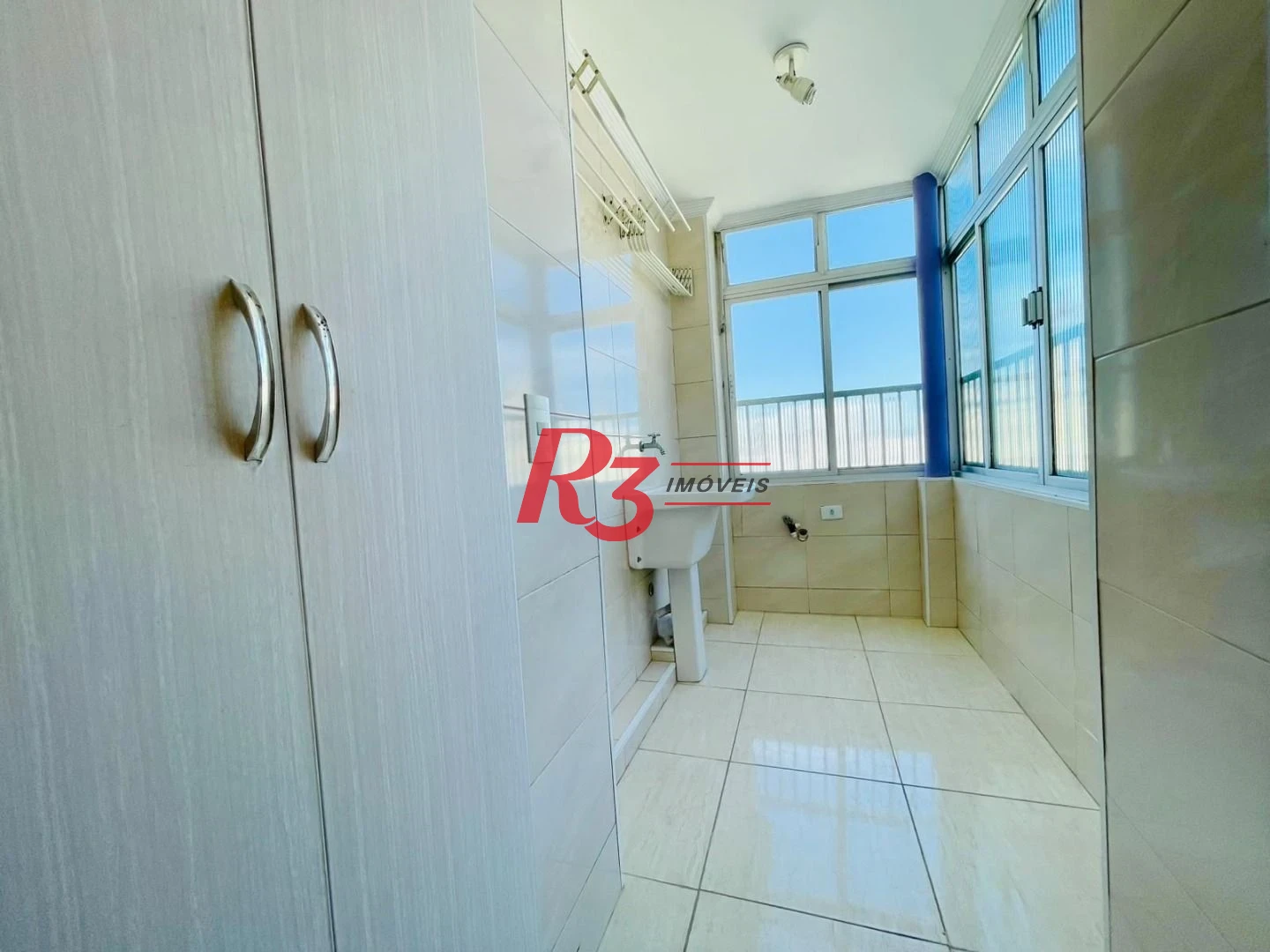 Apartamento com 4 dormitórios à venda, 274 m² por R$ 960.000,00 - Itararé - São Vicente/SP