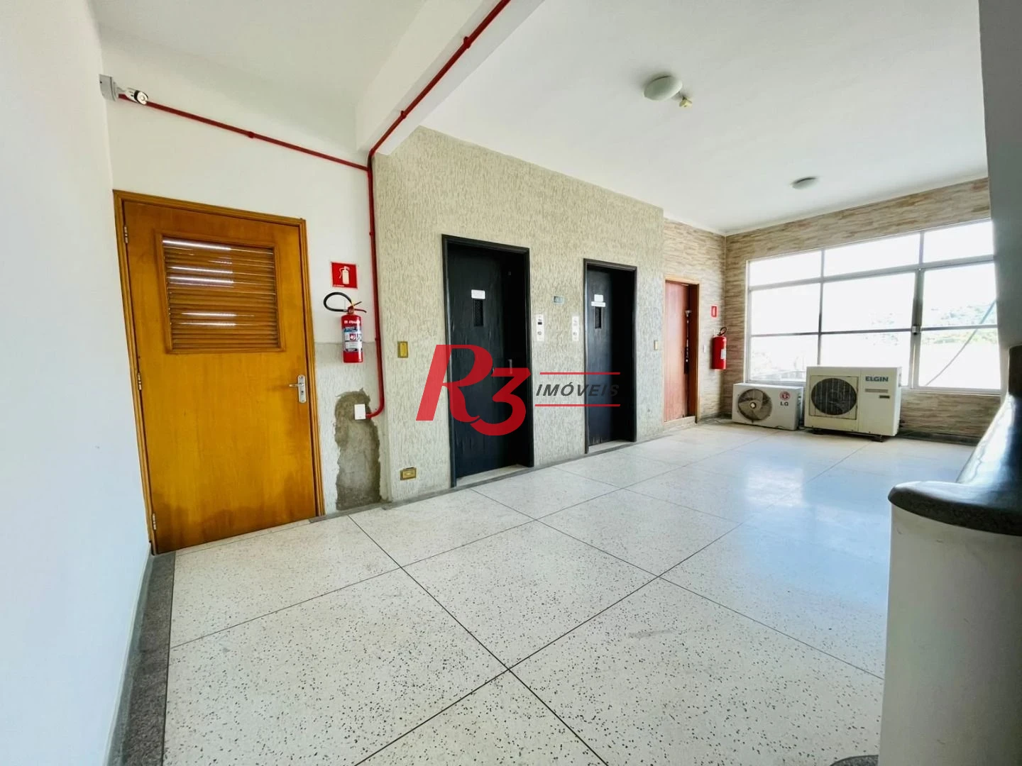 Apartamento com 4 dormitórios à venda, 274 m² por R$ 960.000,00 - Itararé - São Vicente/SP