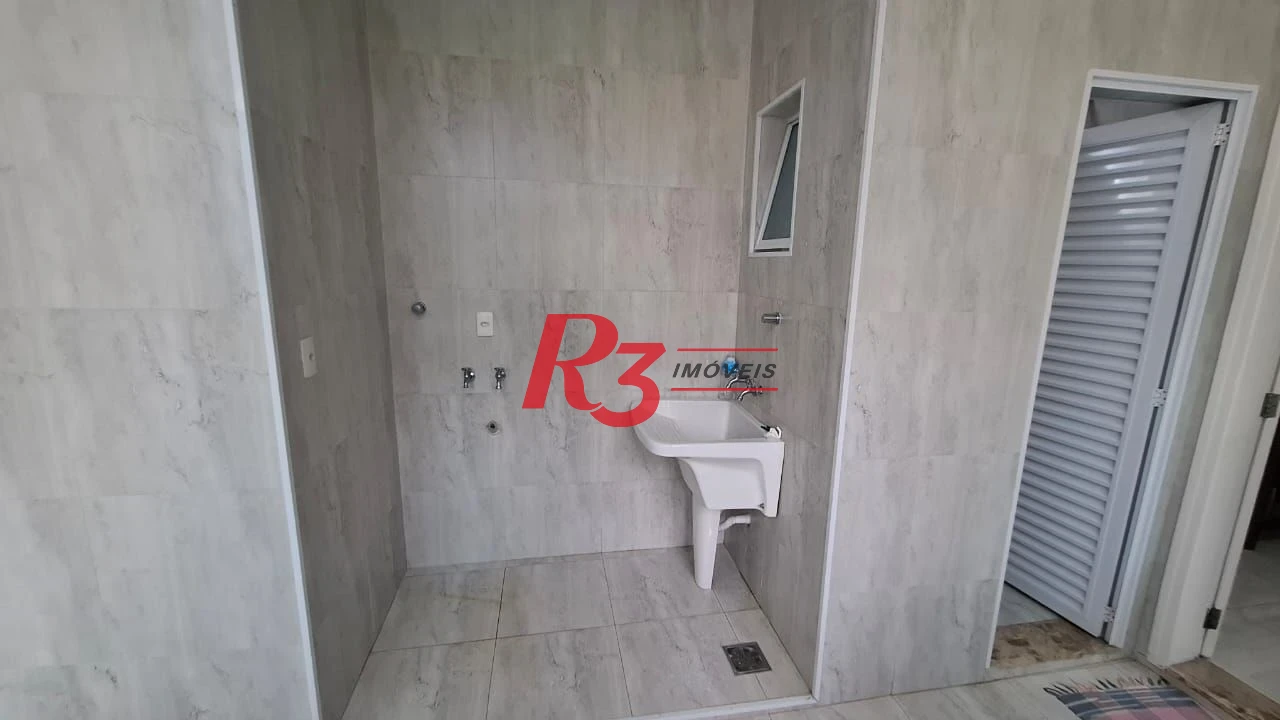Sobrado com 3 dormitórios, 170 m² - venda por R$ 2.000.000,00 ou aluguel por R$ 13.000,00/mês - Embaré - Santos/SP
