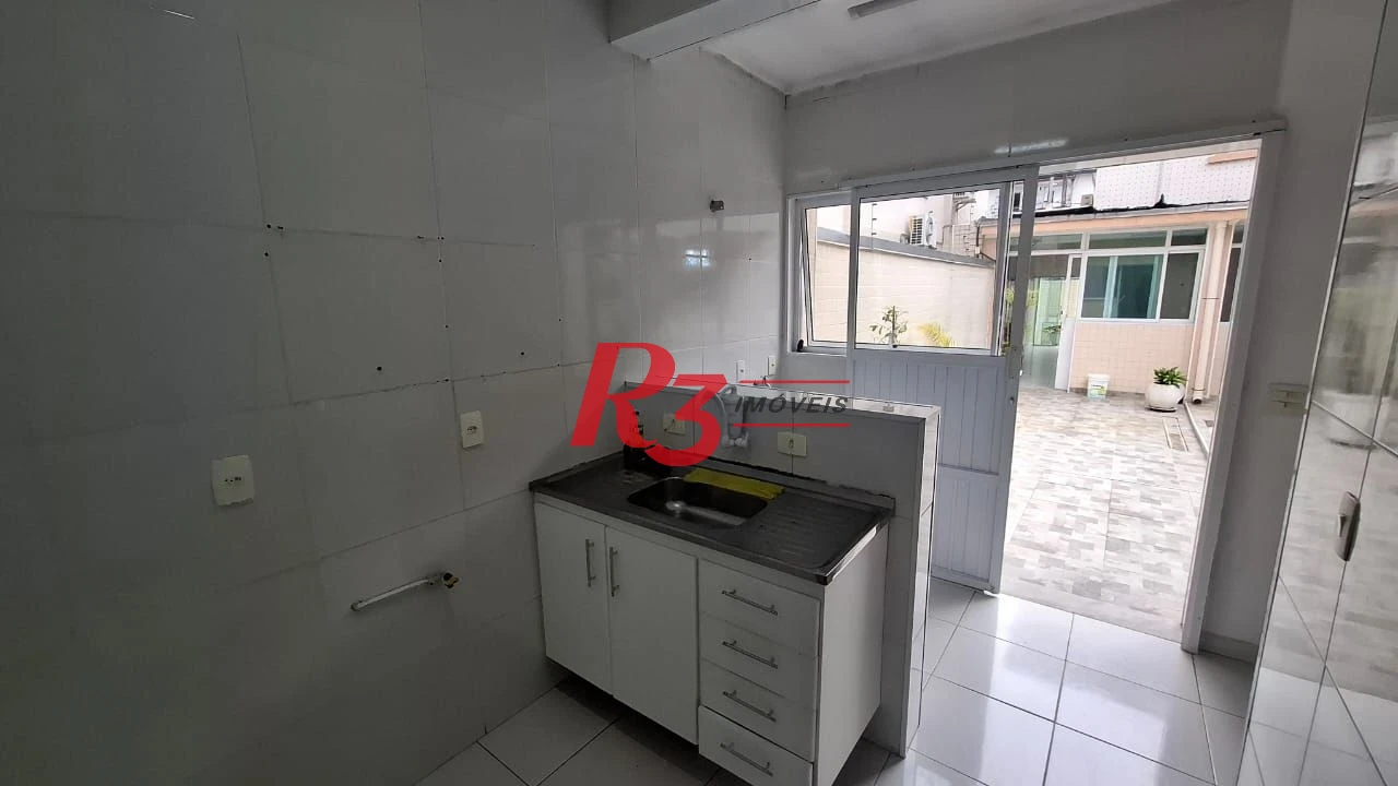 Sobrado com 3 dormitórios, 170 m² - venda por R$ 2.000.000,00 ou aluguel por R$ 13.000,00/mês - Embaré - Santos/SP