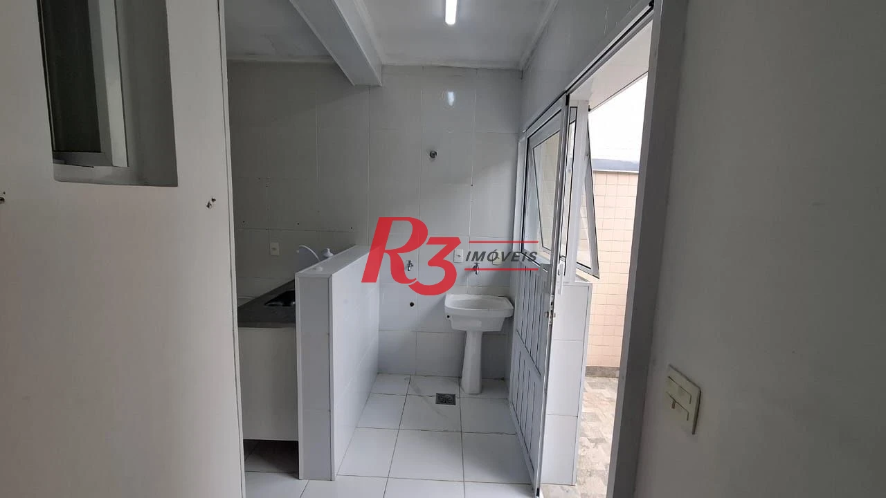 Sobrado com 3 dormitórios, 170 m² - venda por R$ 2.000.000,00 ou aluguel por R$ 13.000,00/mês - Embaré - Santos/SP