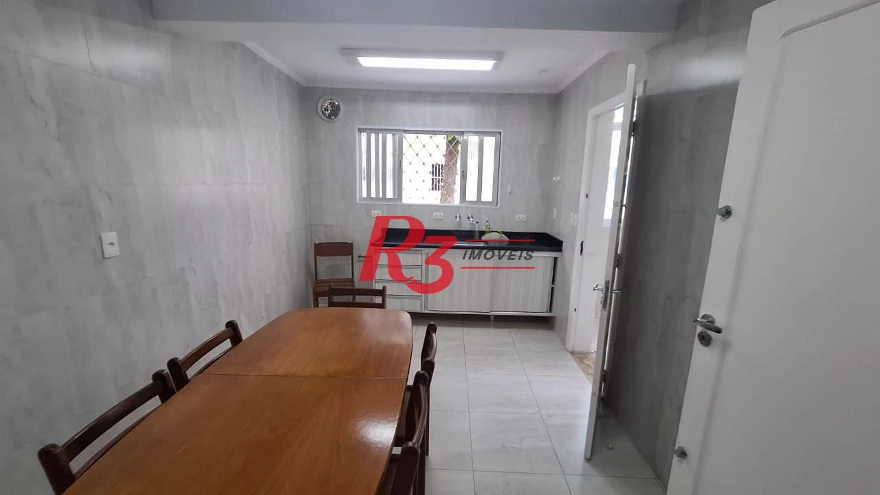 Sobrado com 3 dormitórios, 170 m² - venda por R$ 2.000.000,00 ou aluguel por R$ 13.000,00/mês - Embaré - Santos/SP