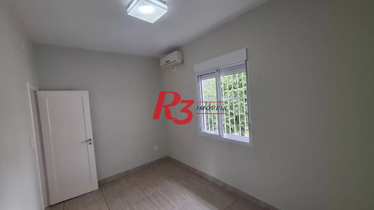 Sobrado com 3 dormitórios, 170 m² - venda por R$ 2.000.000,00 ou aluguel por R$ 13.000,00/mês - Embaré - Santos/SP