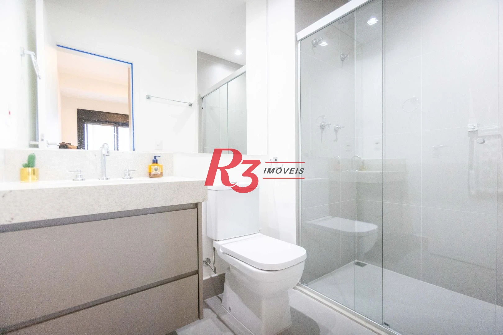 Apartamento com 1 suíte para alugar, 54 m² por R$ 6.100/mês - Boqueirão - Santos/SP