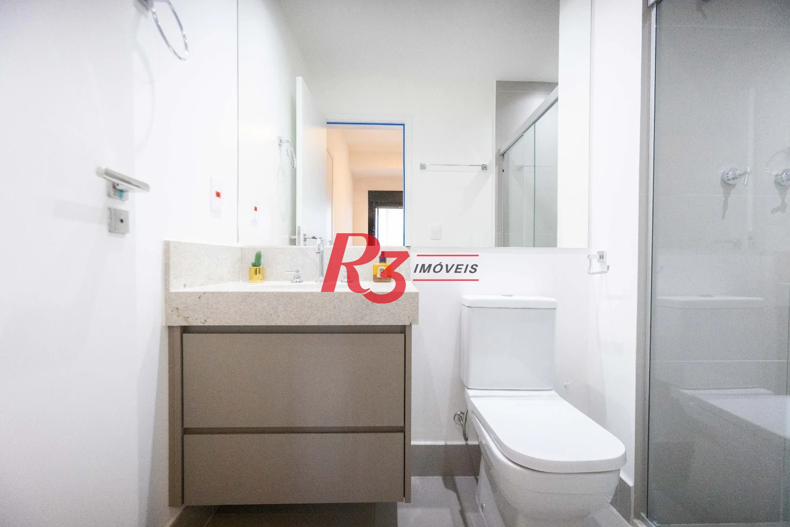 Apartamento com 1 suíte para alugar, 54 m² por R$ 6.100/mês - Boqueirão - Santos/SP